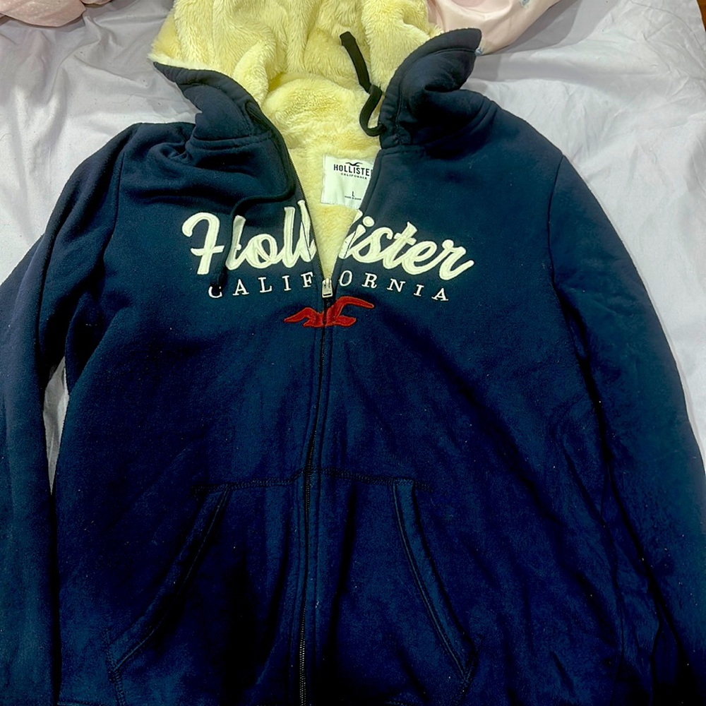 Hollister Large size warm zipped hoodie.